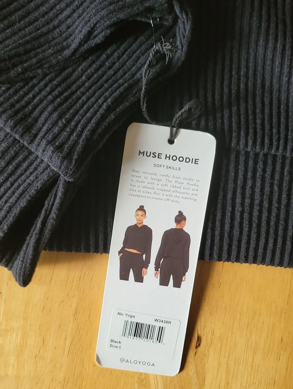 ALO Yoga Muse Hoodie In Black L